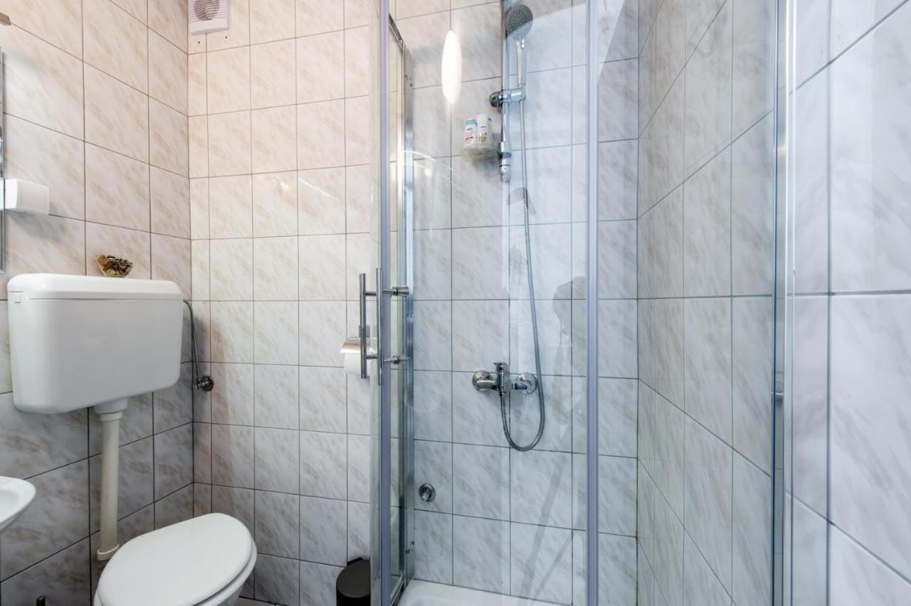 Отель Sobe Poldka Доленьске-Топлице Экстерьер фото