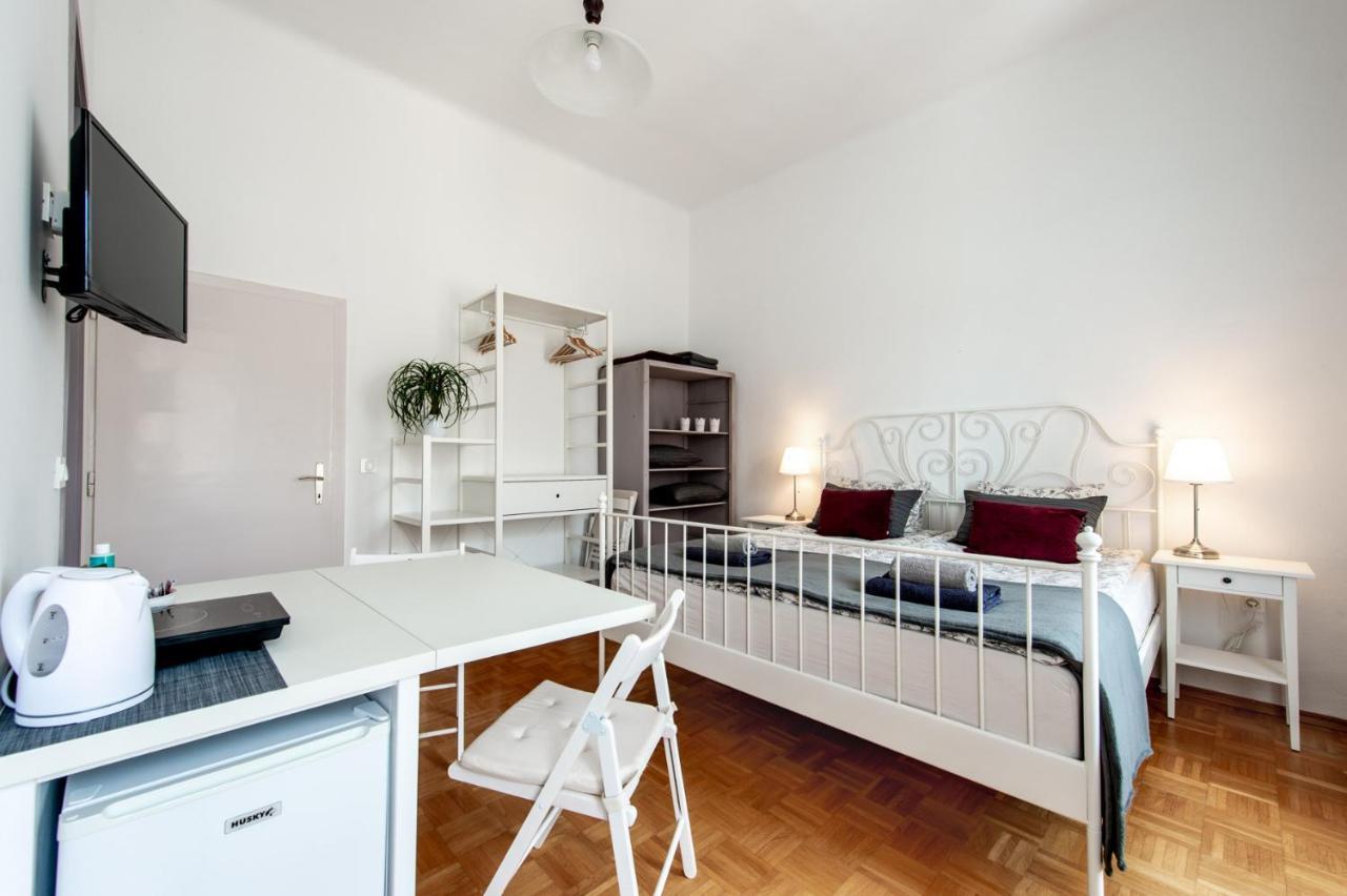 Отель Sobe Poldka Доленьске-Топлице Экстерьер фото